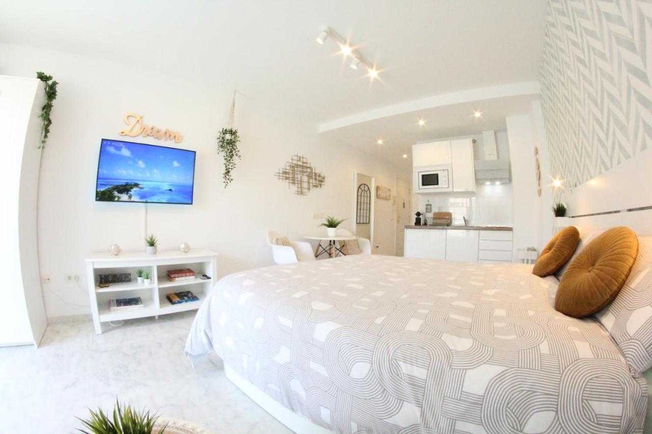 Apartament Torremolinos - New Central Studio Plata With Balcony Zewnętrze zdjęcie